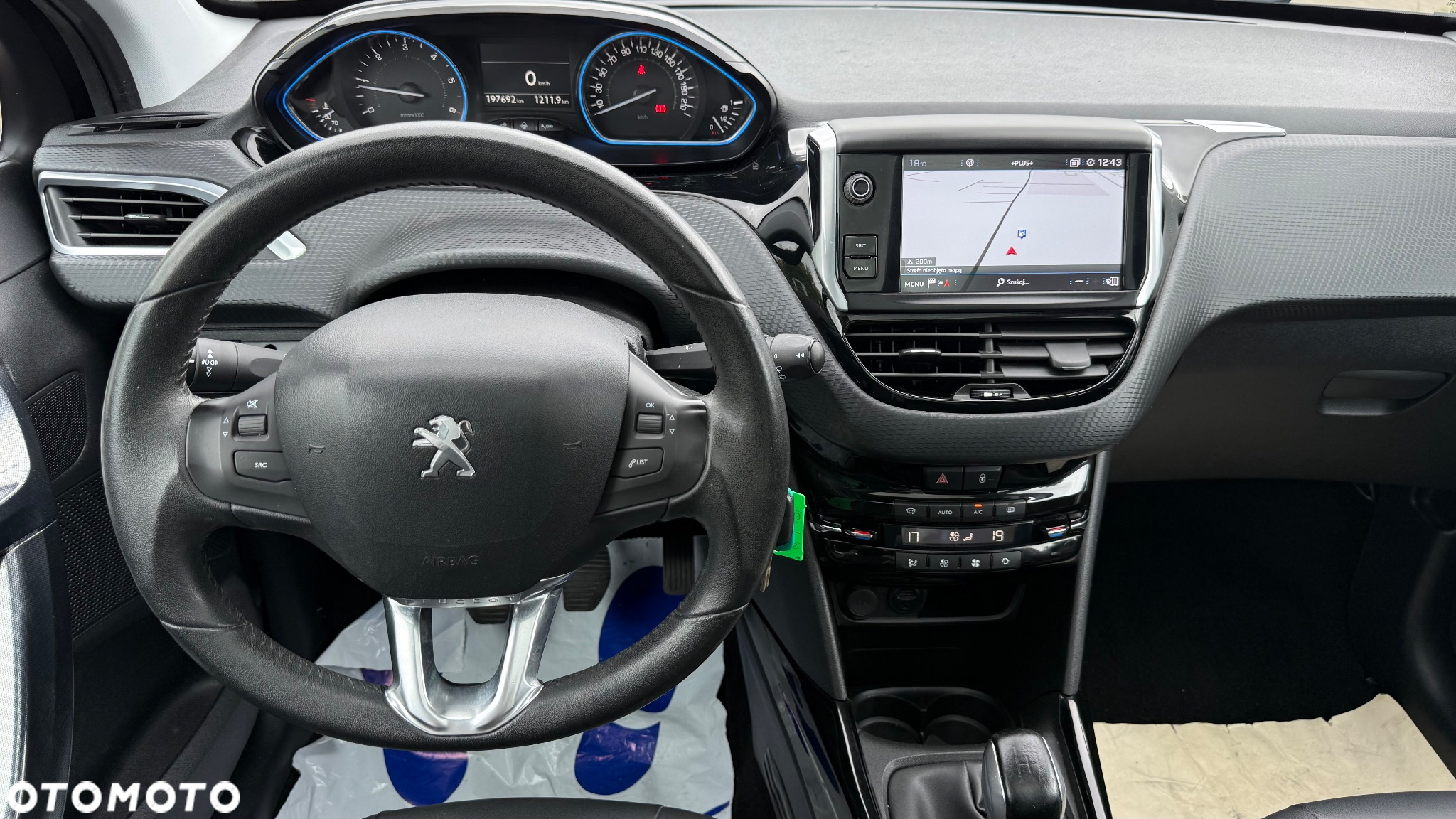 Peugeot 2008 1.6 BlueHDi Allure - 22