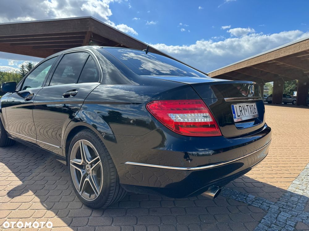 Mercedes-Benz C-Class 2011 photo 3