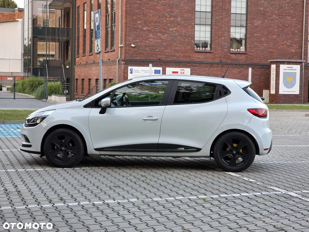 Renault Clio - 9