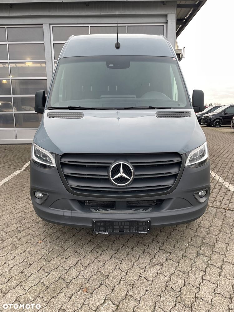 Mercedes-Benz Sprinter - 32
