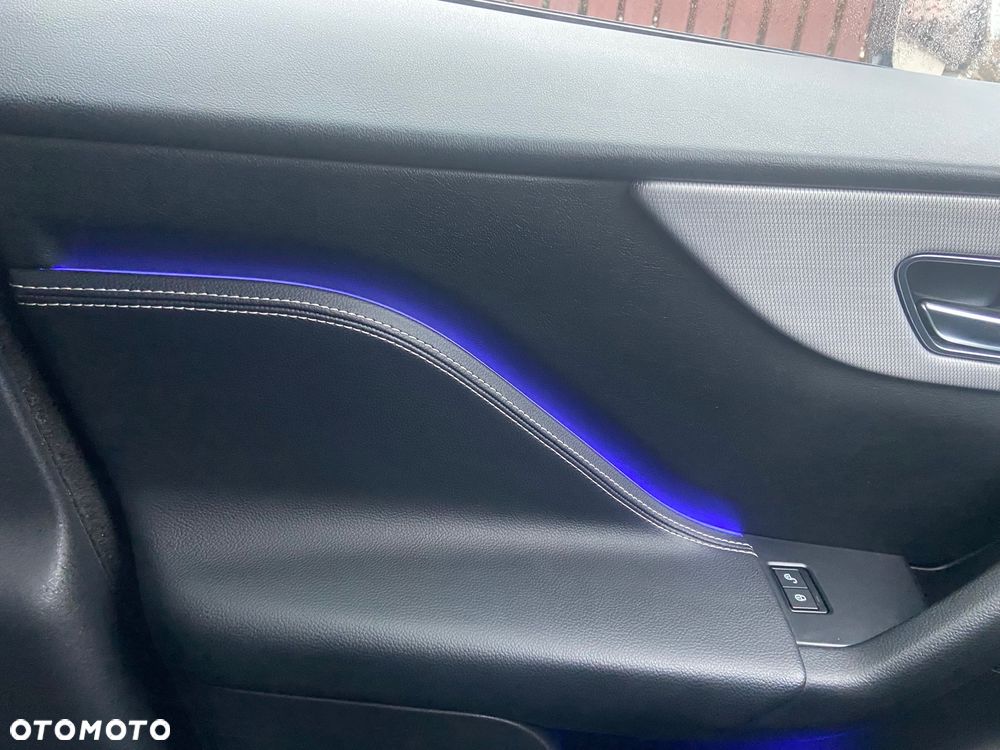 Jaguar F-Pace 2.0 i4P AWD R-Sport - 23