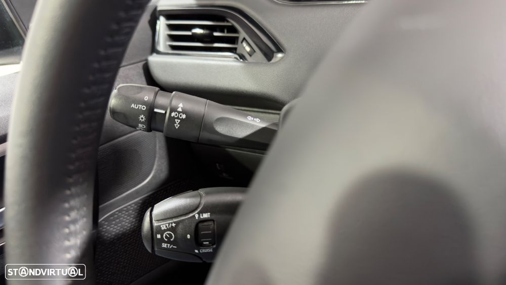 Peugeot 208 1.2 PureTech Signature - 20