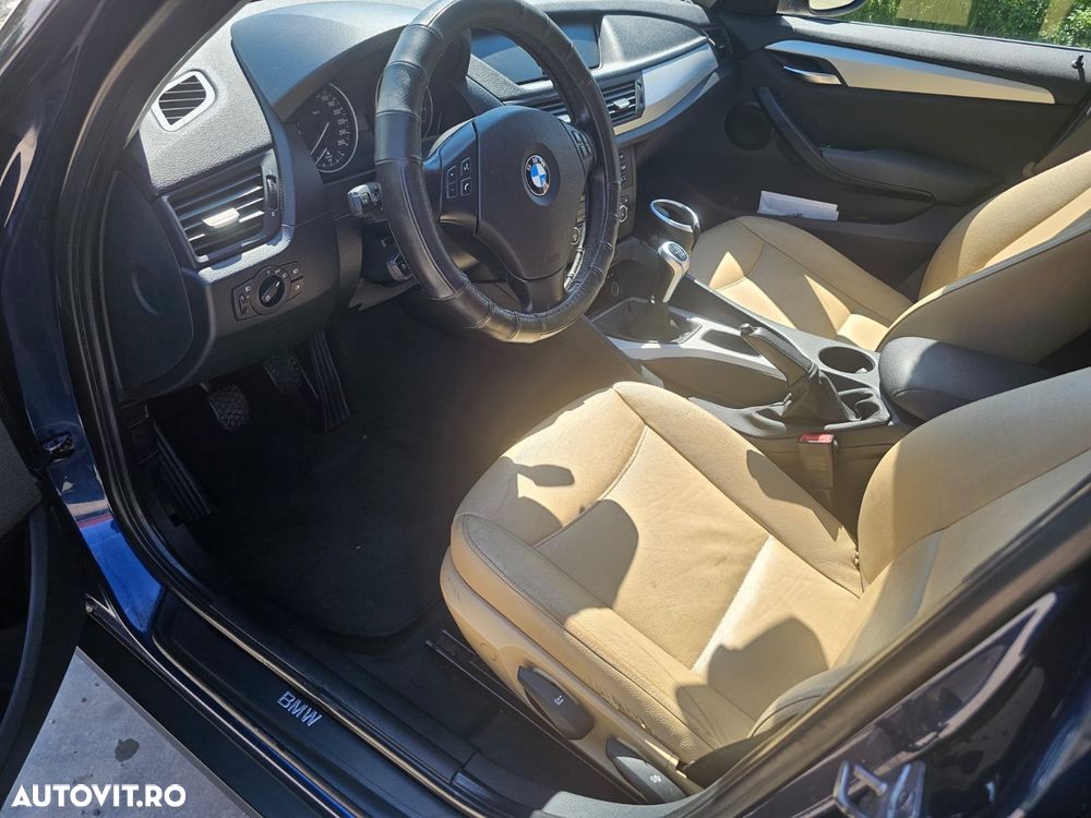 BMW X1 xDrive18d - 11