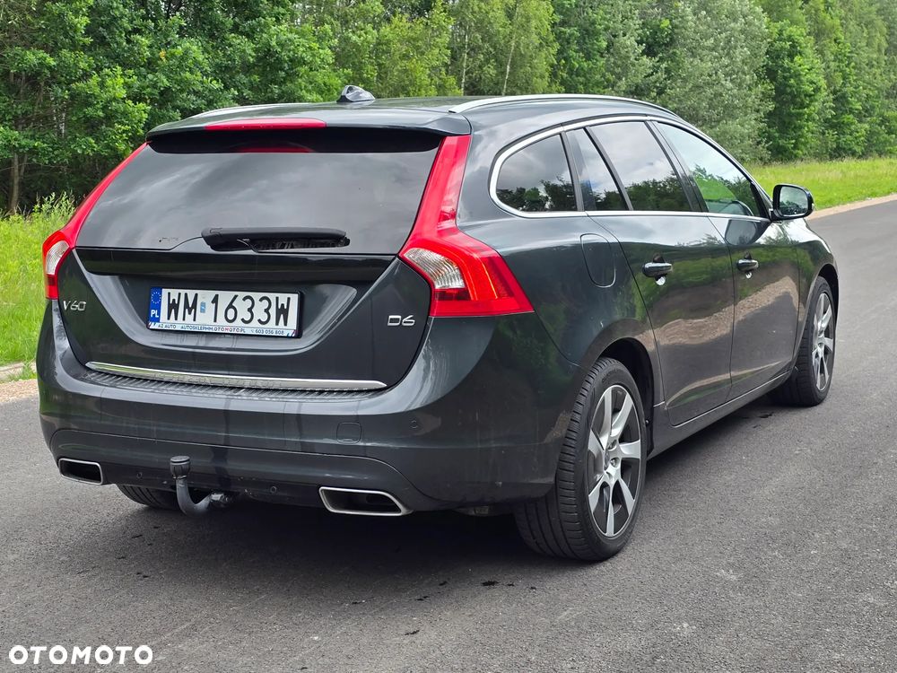Volvo V60 D6 AWD Plug-in Hybrid Summum - 23