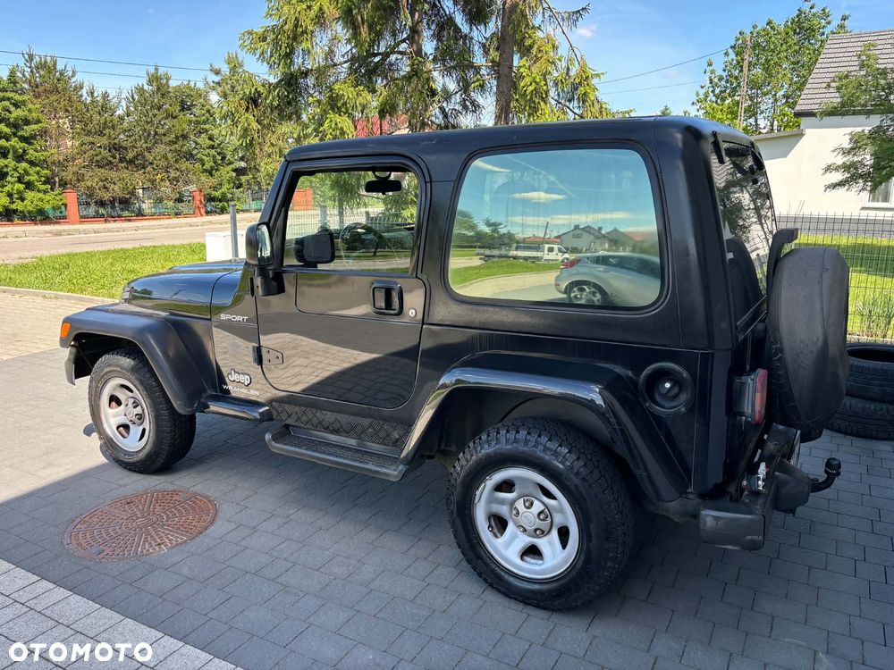 Jeep Wrangler - 10