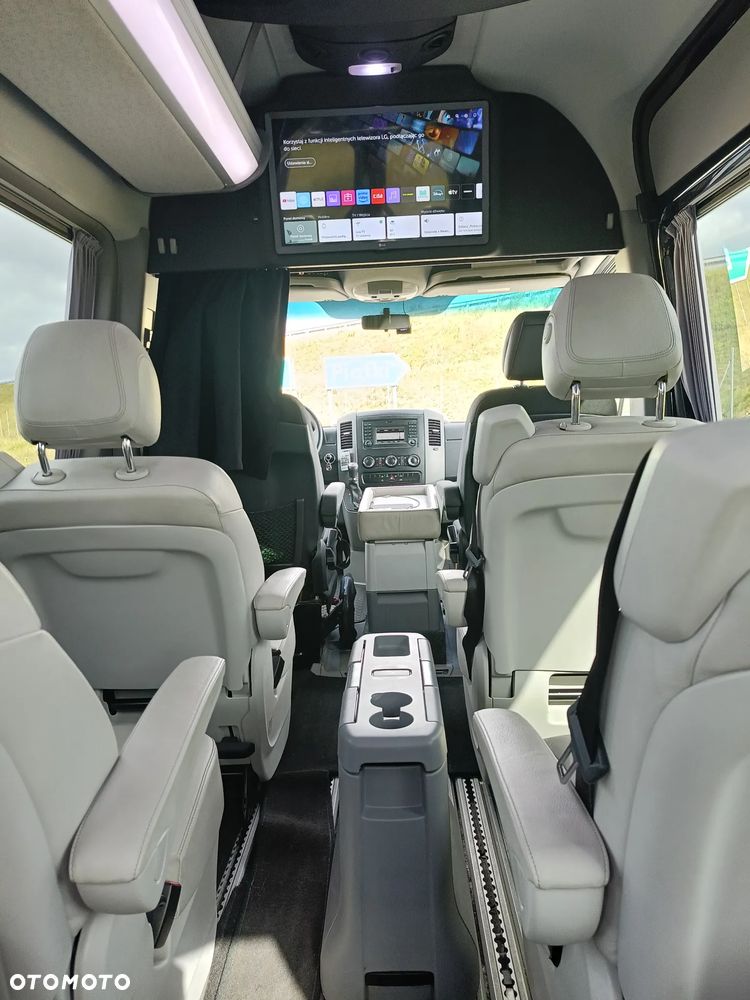 Mercedes-Benz Sprinter - 14