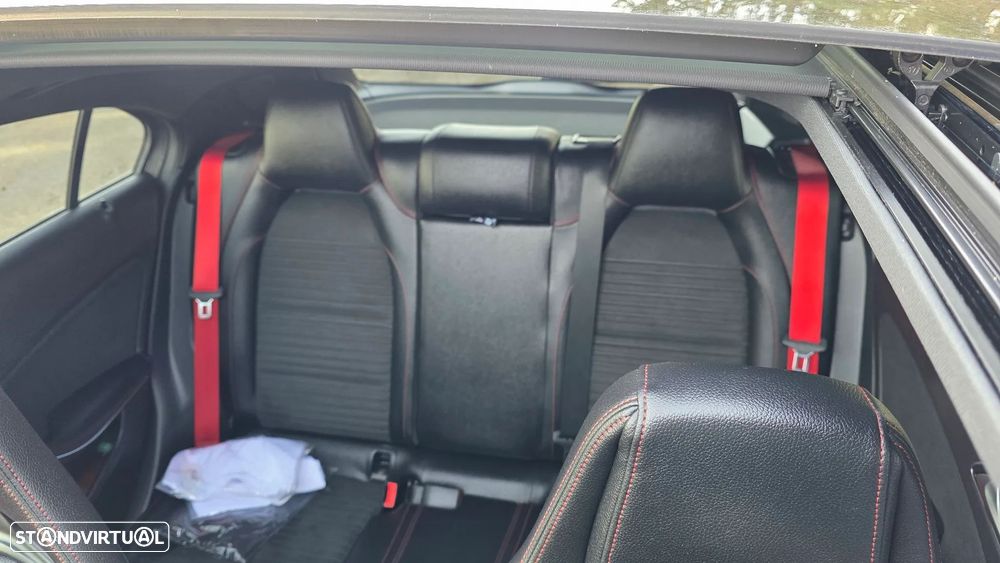 Mercedes-Benz A 45 AMG 4-Matic - 16