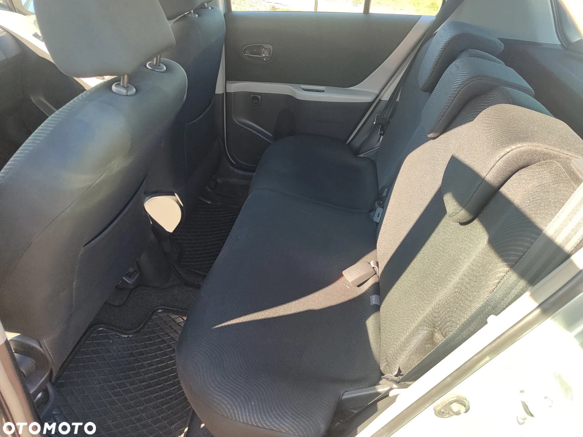 Toyota Yaris - 17