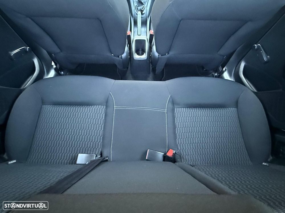 Peugeot 208 HDi 68 Access - 23