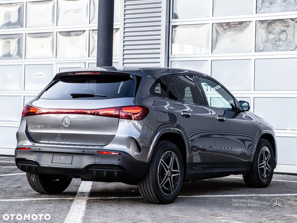 Mercedes-Benz EQA 250+ 70.5kWh AMG Line - 5