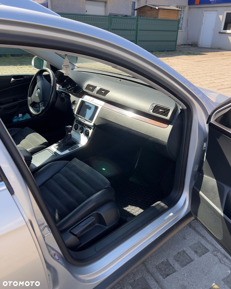 Volkswagen Passat 2.0 TDI DPF Comfortline - 11