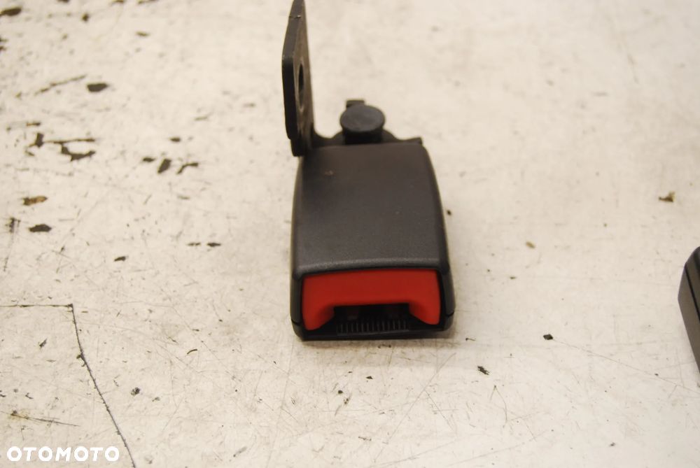 ZAPINKA WPINKA PASA ŚRODKOWY/ LEWY LUB PRAWY TYŁ TYLNA OPEL CORSA D 3D 13274779 13274778 13276908 - 4