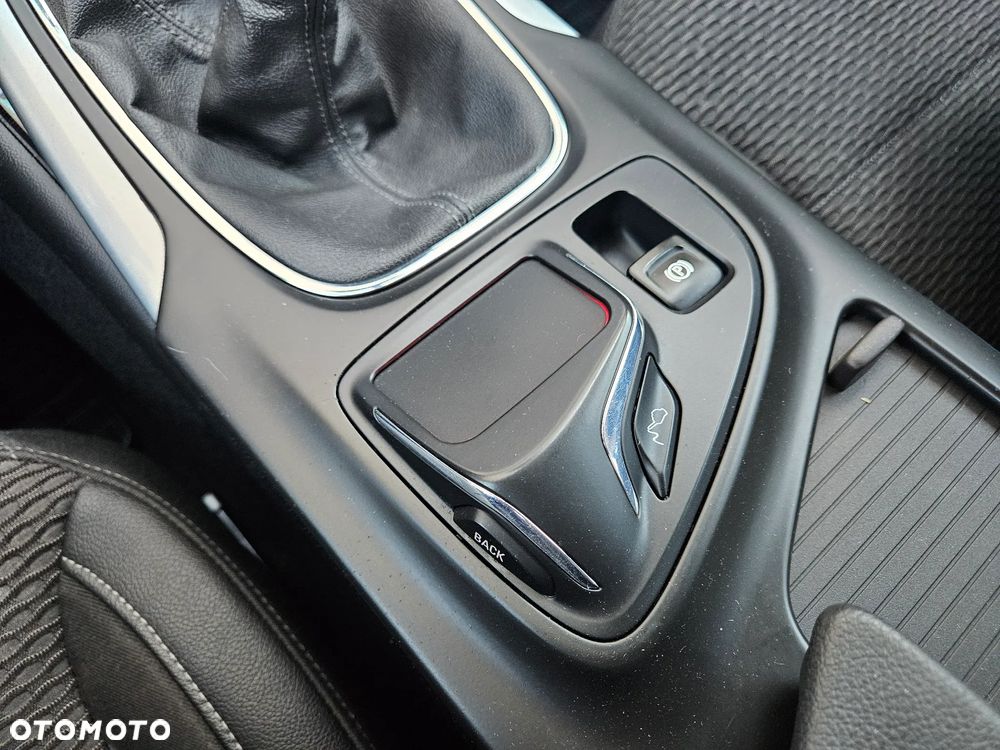 Opel Insignia 1.6 T Cosmo S&S - 25