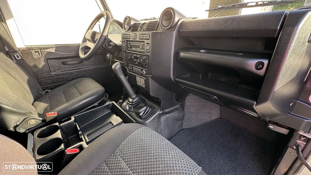 Land Rover Defender 110 DPF Station Wagon E - 35