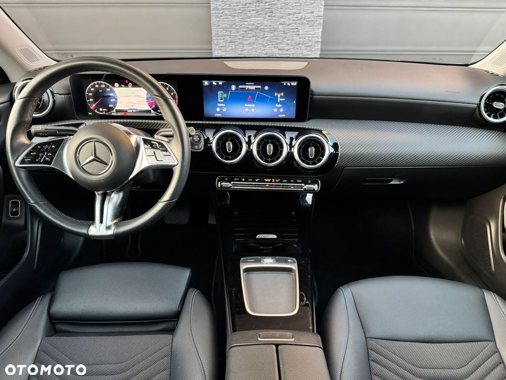 Mercedes-Benz CLA 200 Progressive 7G-DCT - 13