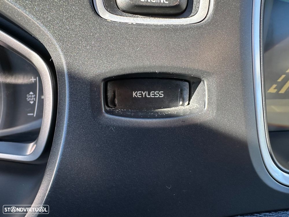 Volvo V40 D2 Momentum - 3