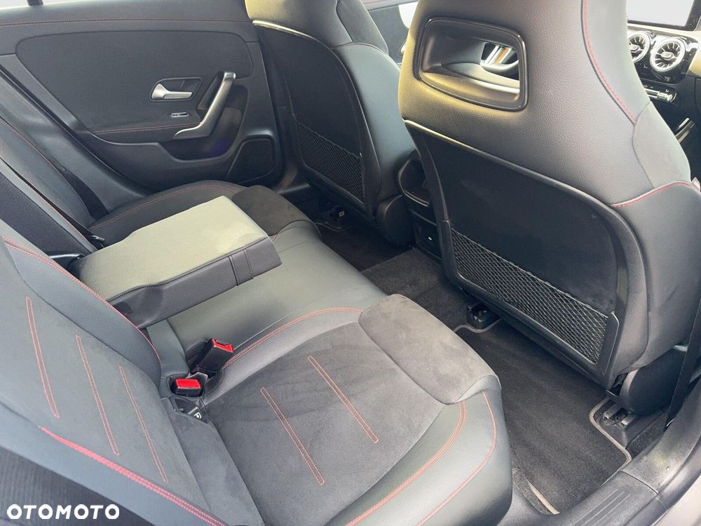 Mercedes-Benz CLA 200 AMG Line 7G-DCT - 23