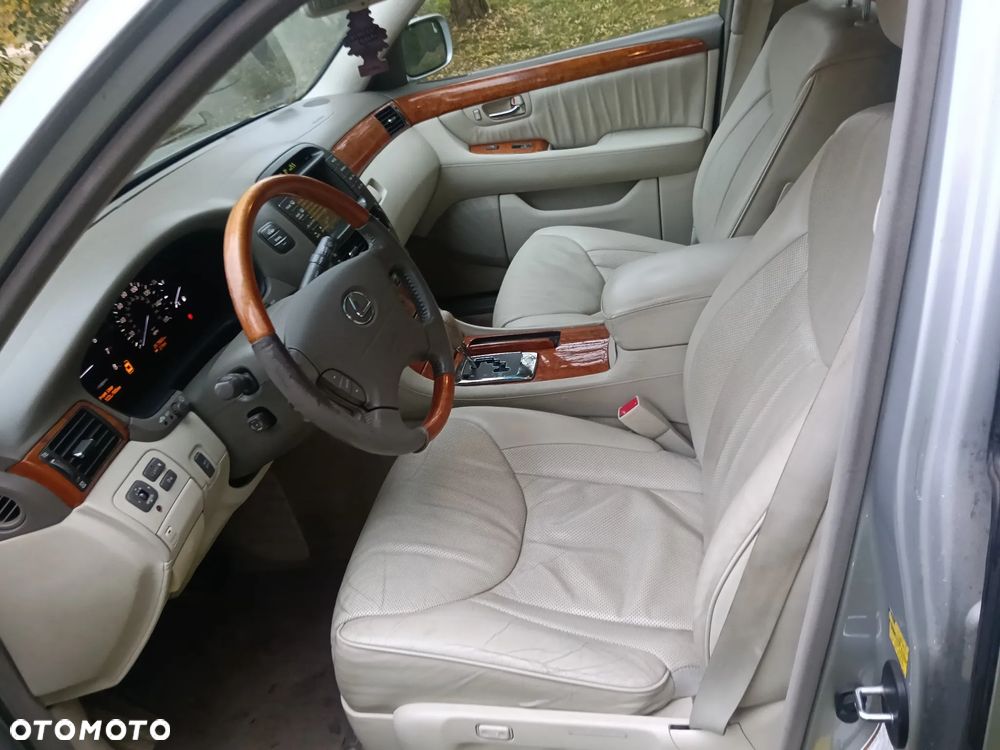 Lexus LS - 7