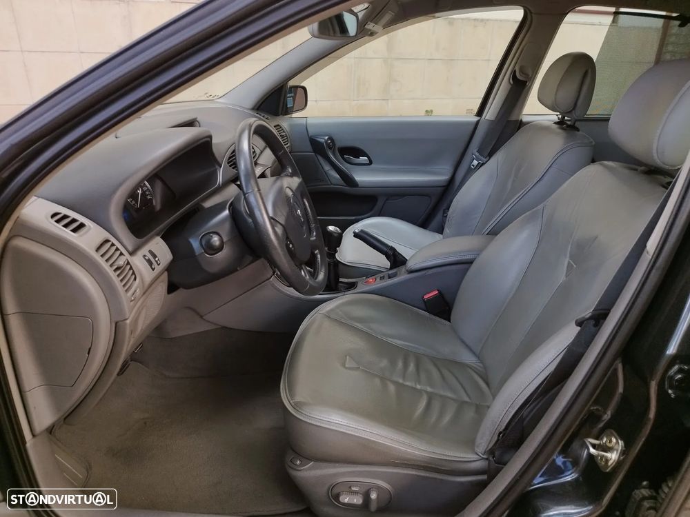Renault Laguna 1.9 dCi Privilège - 6