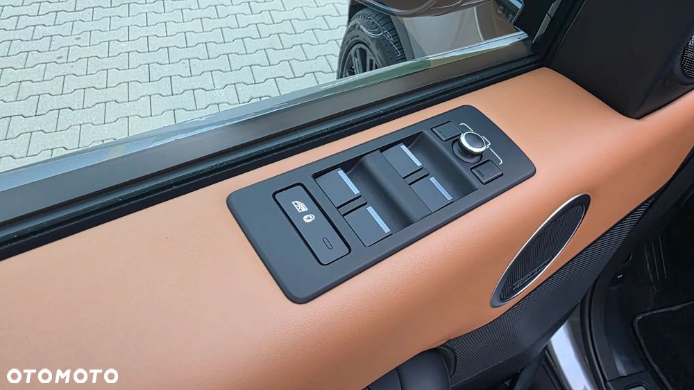 Land Rover Discovery 3.0 SDV6 HSE Luxury - 31