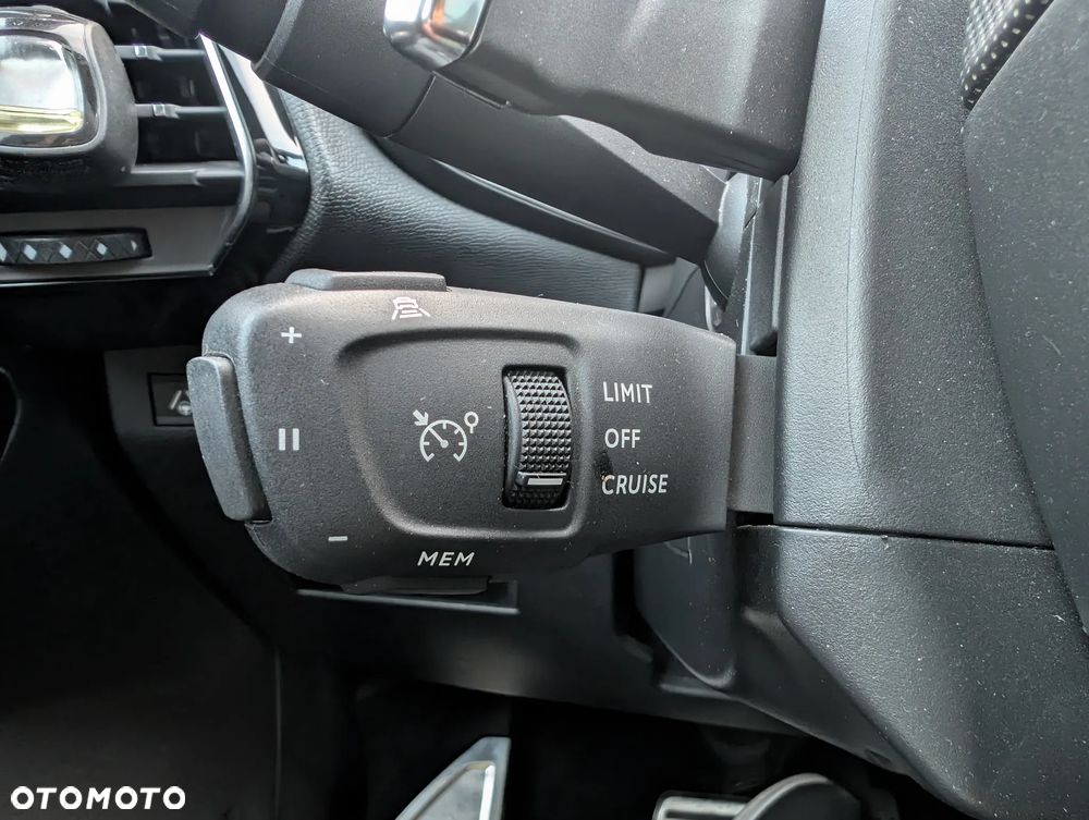 DS Automobiles DS 7 Crossback 1.6 PureTech GPF Performance Line + - 6