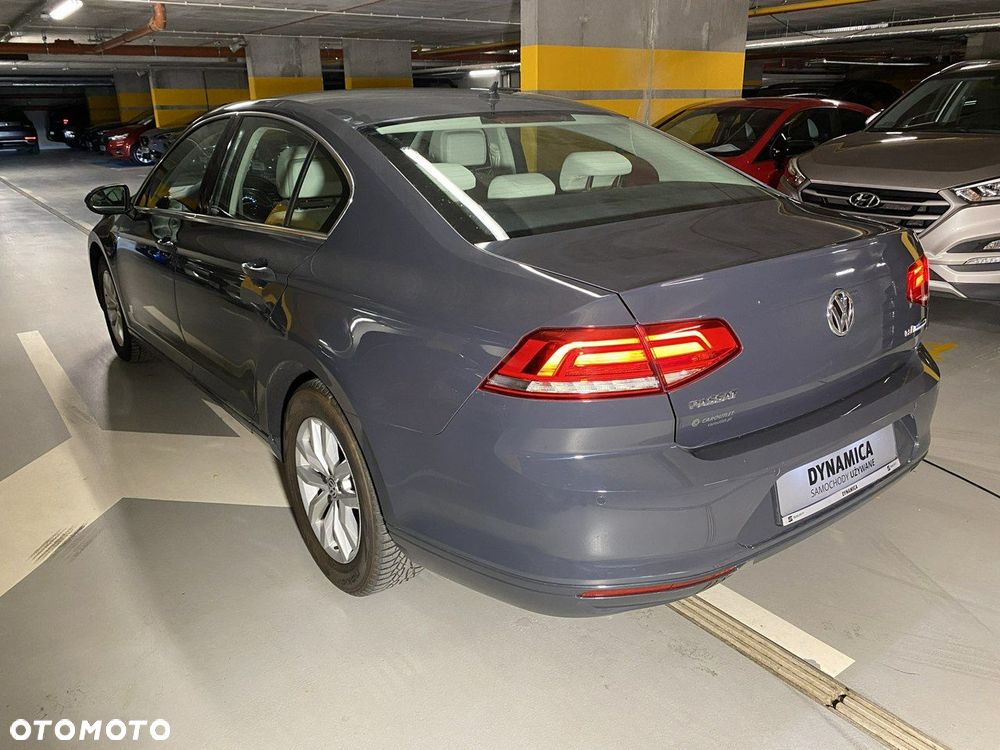 Volkswagen Passat - 5