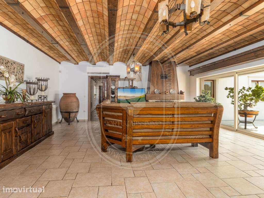 Moradia de Luxo T4+2, Remodelada, Mobilada, Piscina, Salão de Jogos... - Grande imagem: 5/53