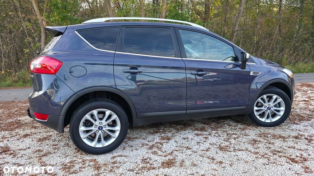 Ford Kuga 2.0 TDCi 2x4 Titanium - 13