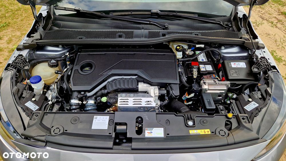 Peugeot 208 - 40
