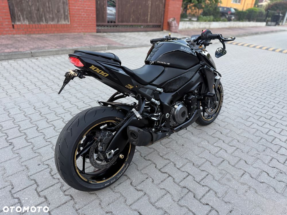 Suzuki GSX - 14