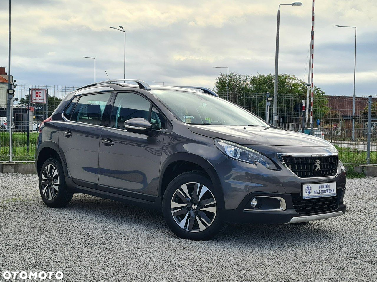 Peugeot 2008 1.2 Pure Tech Allure S&S - 3