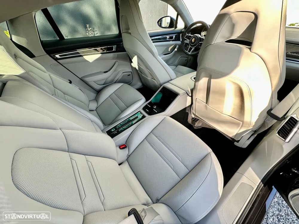 Porsche Panamera 4 E-Hybrid - 18