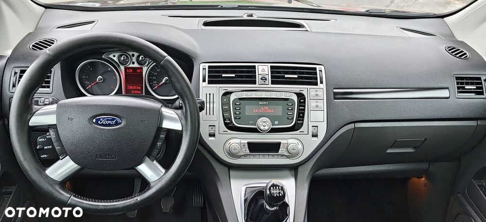 Ford Kuga 2.0 TDCi 4x4 Titanium - 26