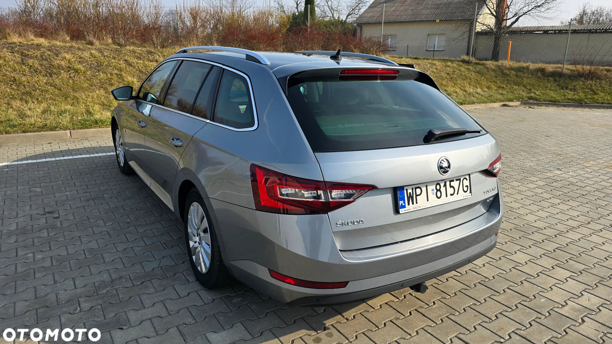 Skoda Superb 2.0 TDI L&K DSG - 10