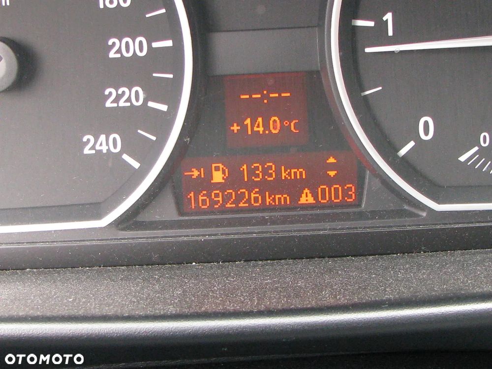 BMW Seria 1 118d DPF - 22