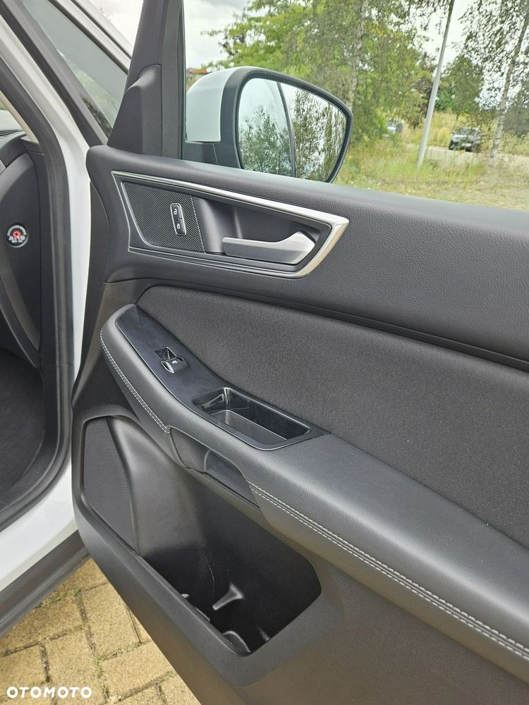 Ford S-Max - 16