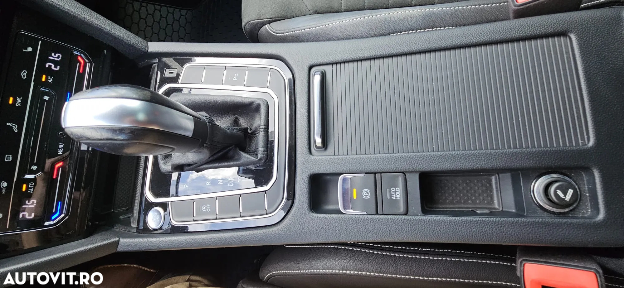 Volkswagen Passat 2.0 TDI DSG 4Mot Highline - 10