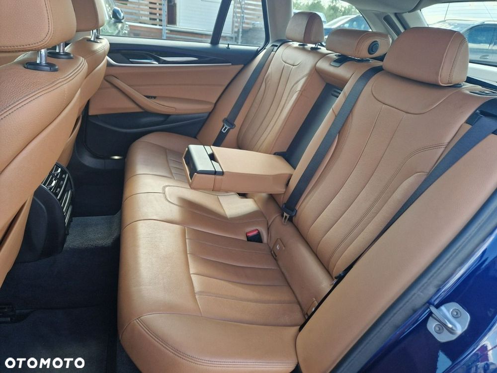 BMW Seria 5 520d M Sport Edition - 9