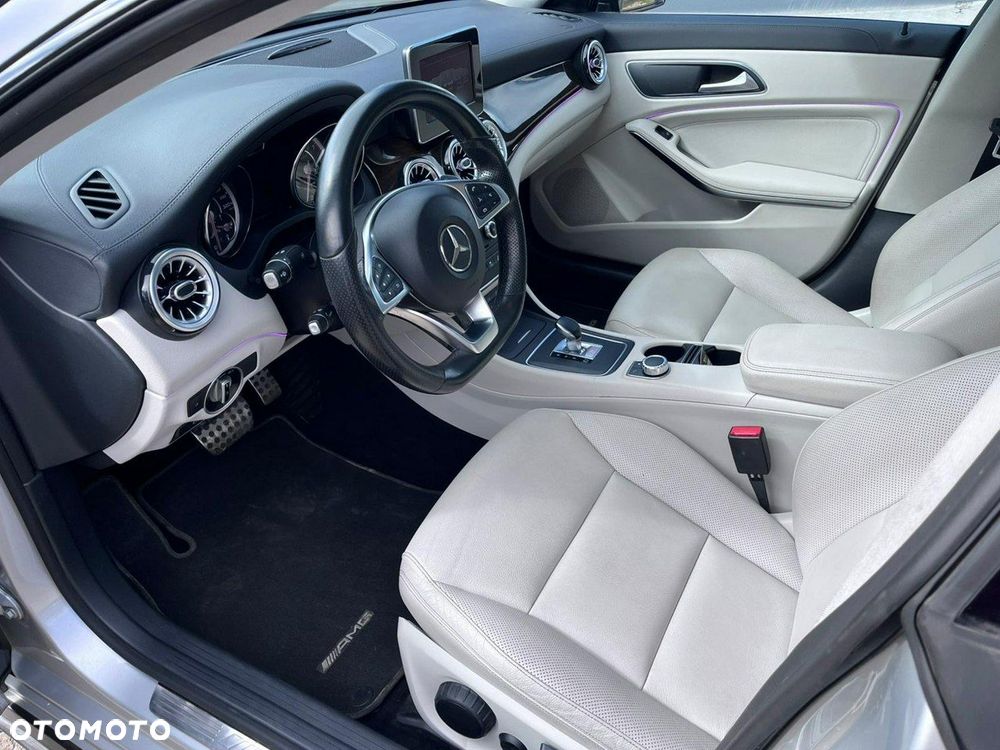 Mercedes-Benz CLA 45 AMG 4-Matic - 21