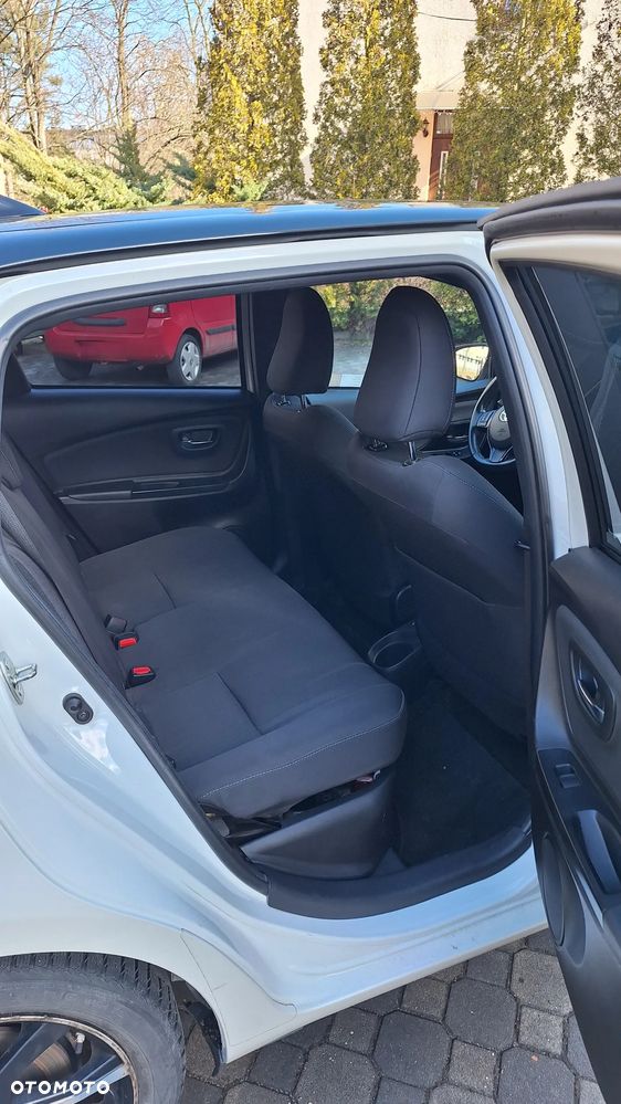 Toyota Yaris - 10