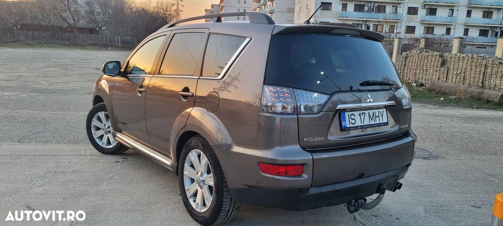 Mitsubishi Outlander 2.2 DI-D 4WD TC-SST Intense+ A06 - 2