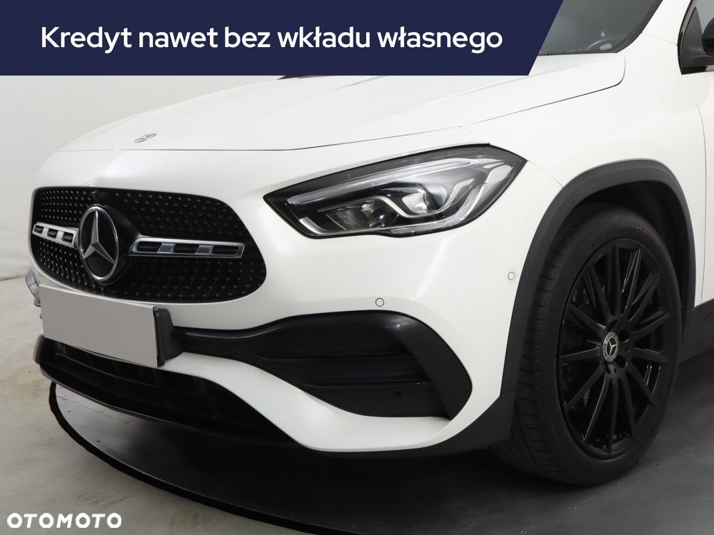 Mercedes-Benz GLA - 23