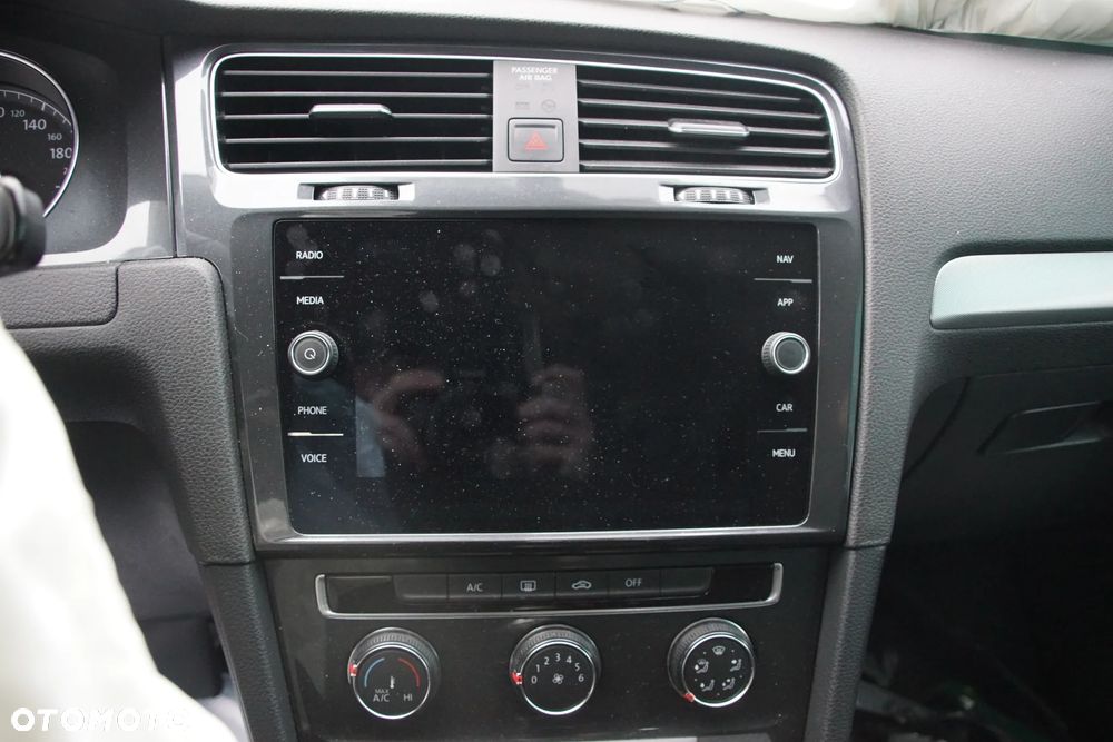 Auto na części - Volkswagen Golf VII Lift 1.0 TSI 115 KM DKRF UDM LB7W 2020R Silnik Skrzynia Drzwi Błotnik Zderzak Klapa Lampa Lusterko Klamka Szyba Deska Kokpit Sterownik Moduł Czujnik Licznik Wyświetlacz Panel Kierownica - 14