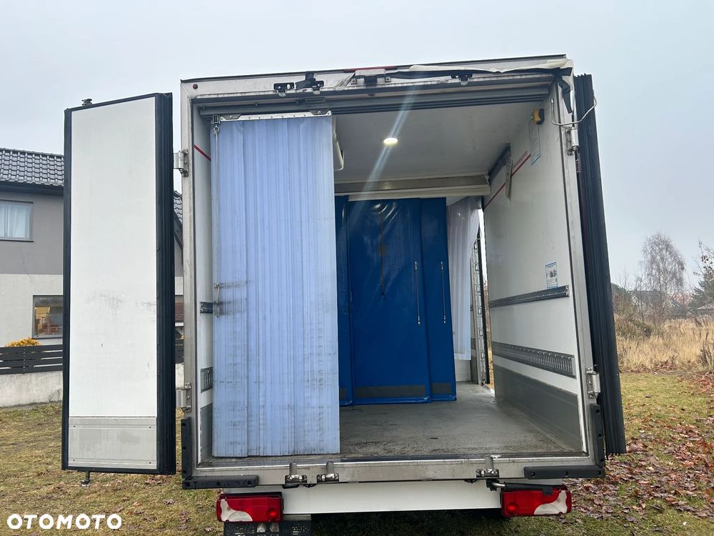 Mercedes-Benz Sprinter - 5