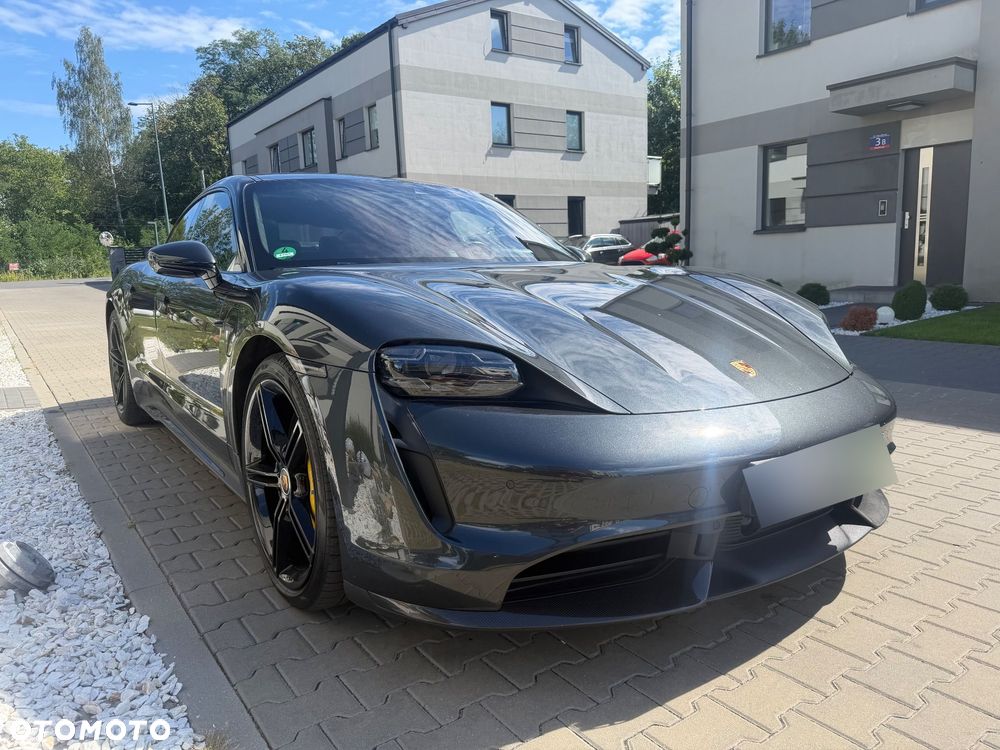 Porsche Taycan Turbo S - 2