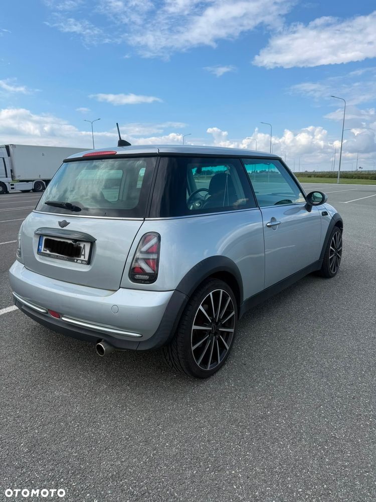 MINI Cooper Standard - 10