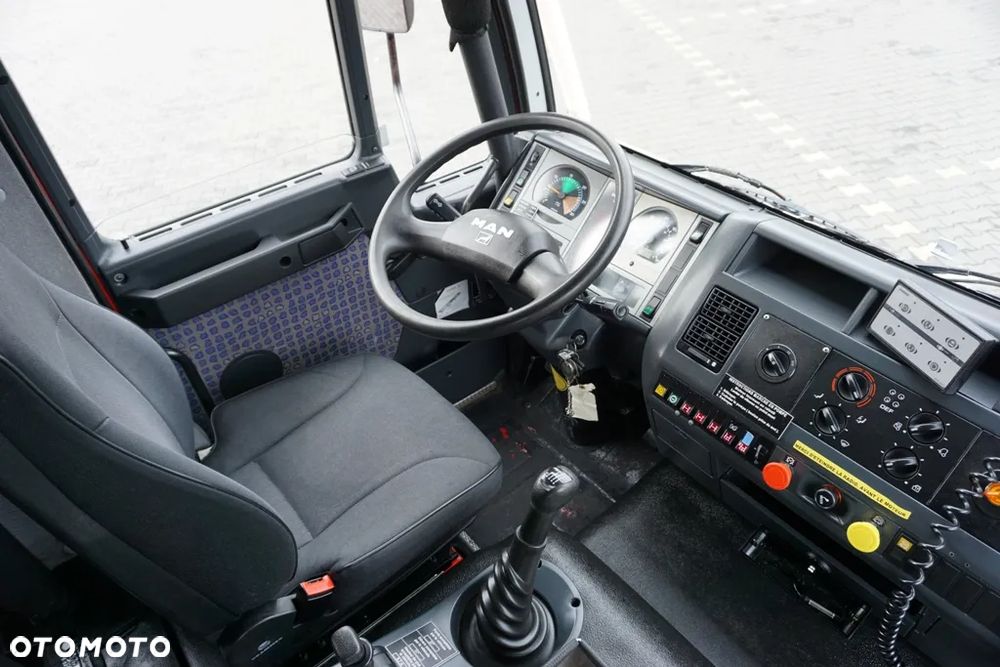 MAN / LE 220 / 4 X 4 / DOKA / STRAŻ POZARNA - 13