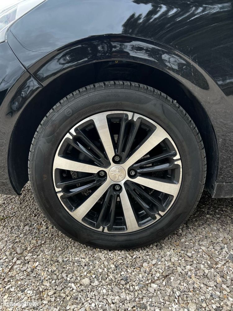 Peugeot 208 1.2 PureTech Style - 13