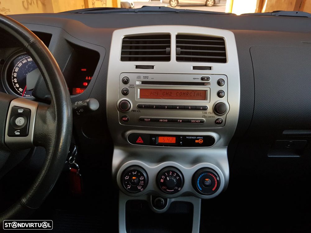 Toyota Urban Cruiser 1.33 VVT-i Sol - 44