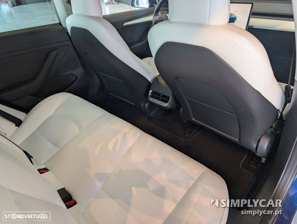 Tesla Model 3 - 9